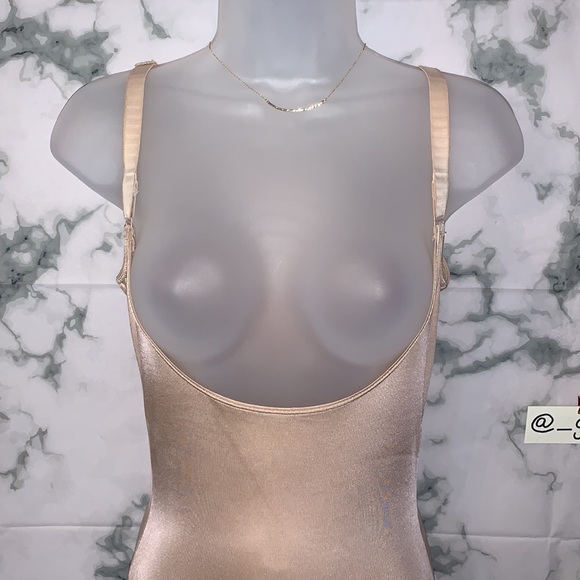 M Spanx Slimplicity Open-Bust Mid-Thigh Bodysuit - Picture 8 of 16